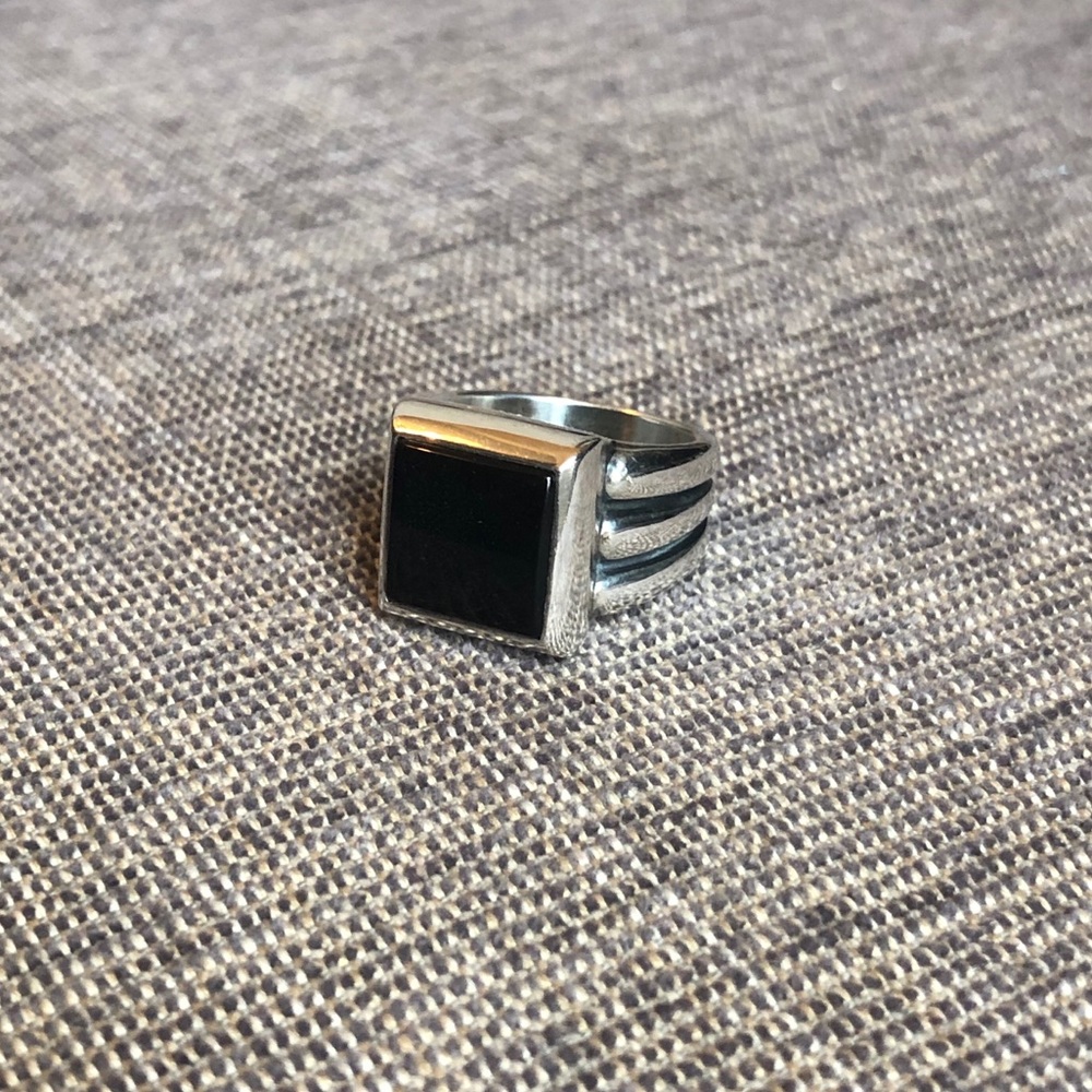 James Avery retired onyx ring. Size 7.